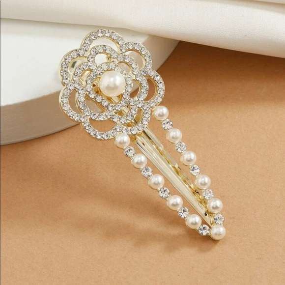Accessories - HAIR ACCESSORY NWOT